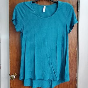 L women's Lularoe Classic T